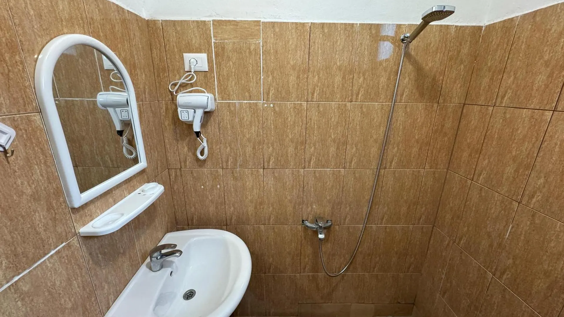 Hotel Station Velipoja アルバニア